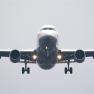 Zeitrafferfotografie Des Weißen Verkehrsflugzeugs